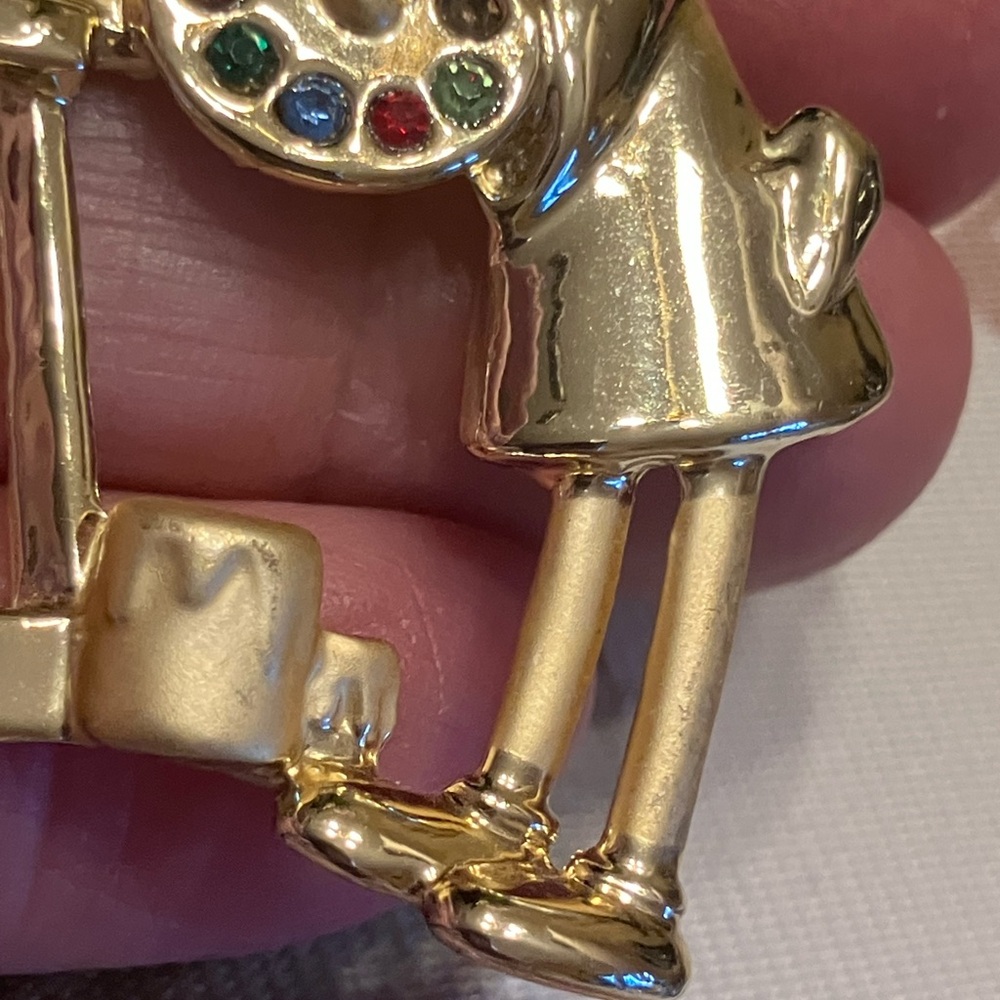 DANECRAFT SIGNED GOLD TONE ARTIST’S BROOCH - Picture 2 of 9